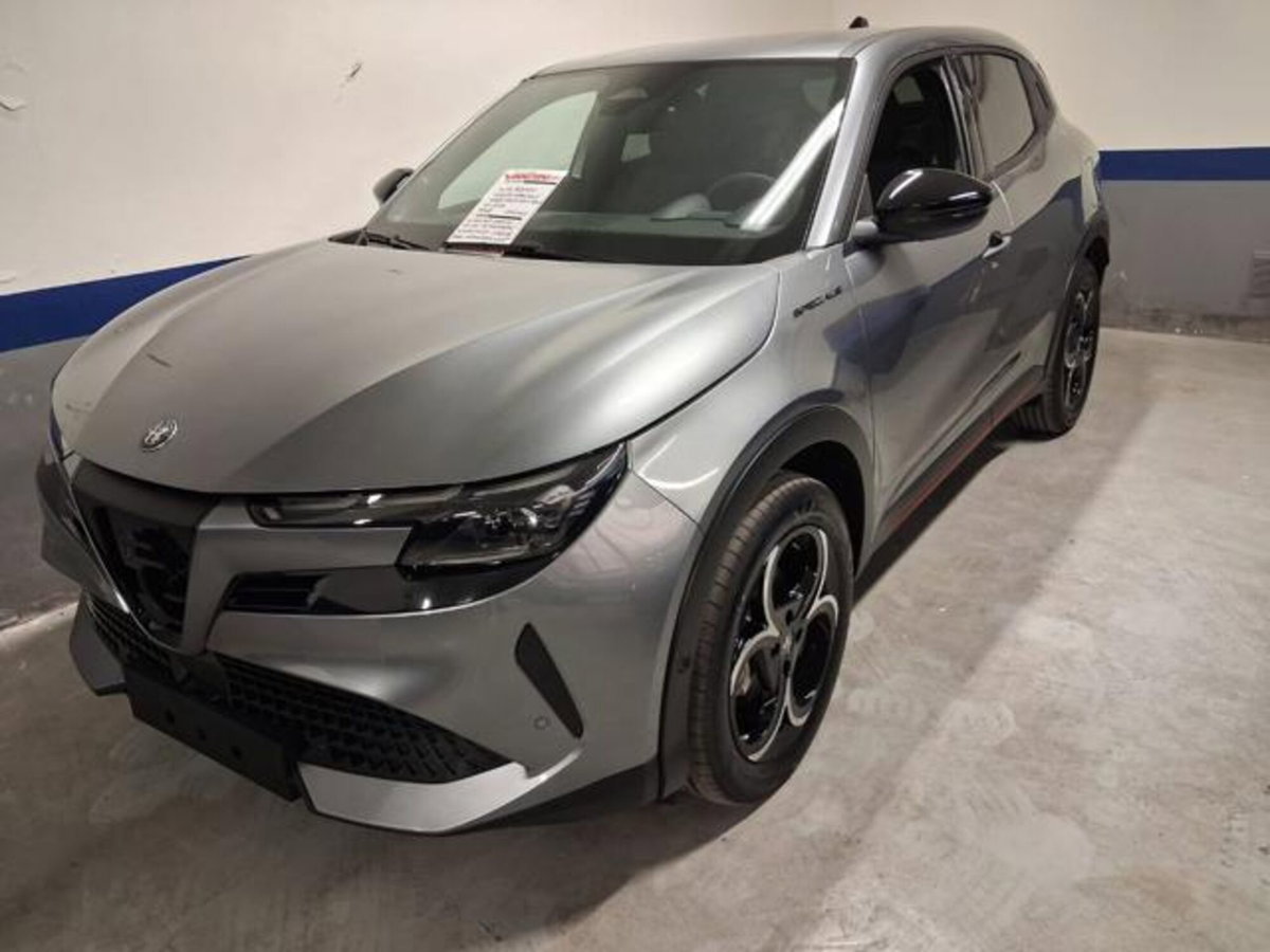 Alfa Romeo Junior 1.2 ibrida Sport Speciale 145cv edct6 (2)