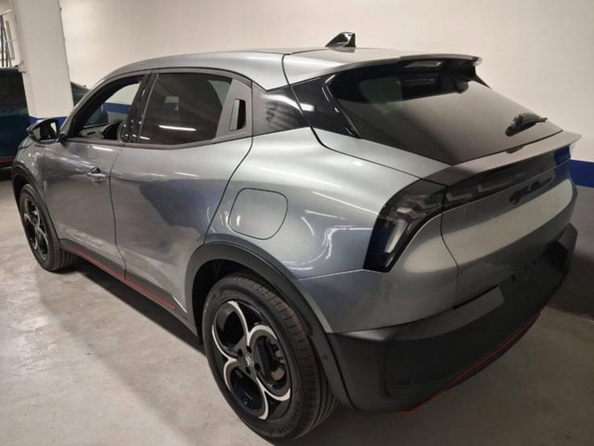Alfa Romeo Junior 1.2 ibrida Sport Speciale 145cv edct6 (3)