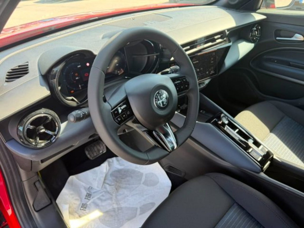 Alfa Romeo Junior 1.2 ibrida Sprint 145cv edct6 (10)