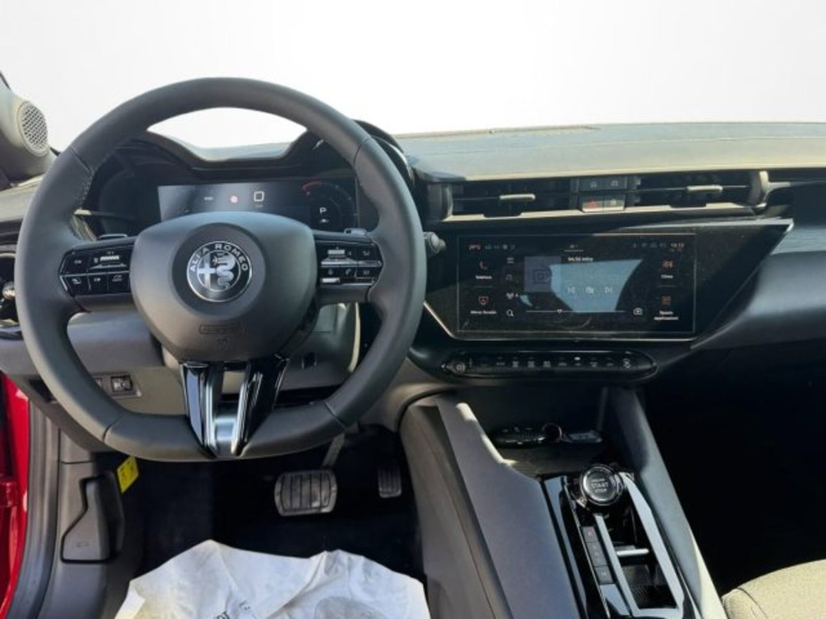 Alfa Romeo Junior 1.2 ibrida Sprint 145cv edct6 (11)