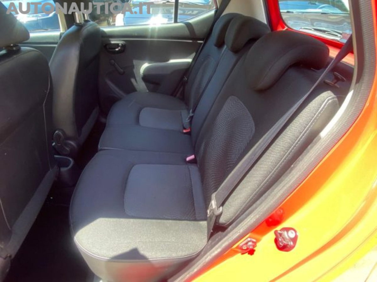 Hyundai i10 1.1 12V Comfort (9)