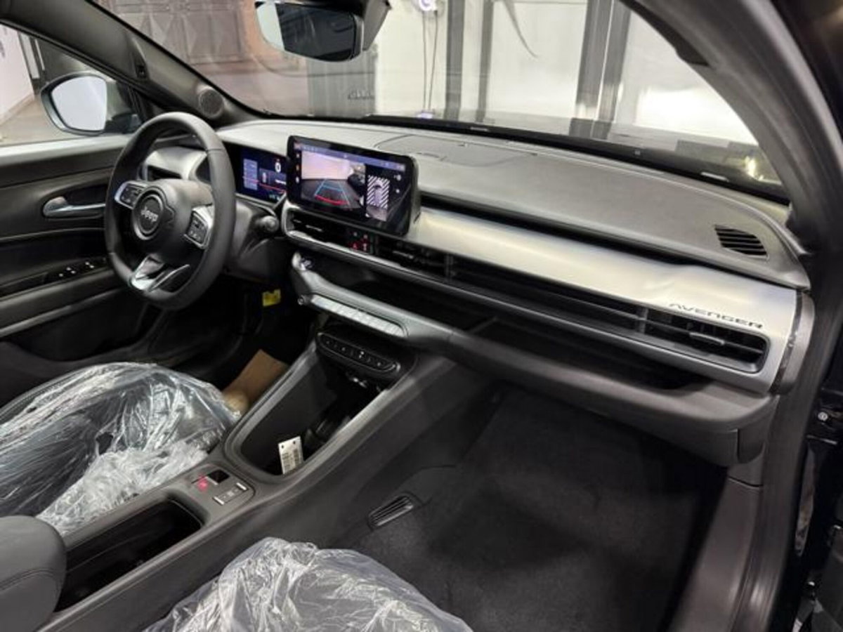 Jeep Avenger 1.2 turbo Summit fwd 100cv (9)