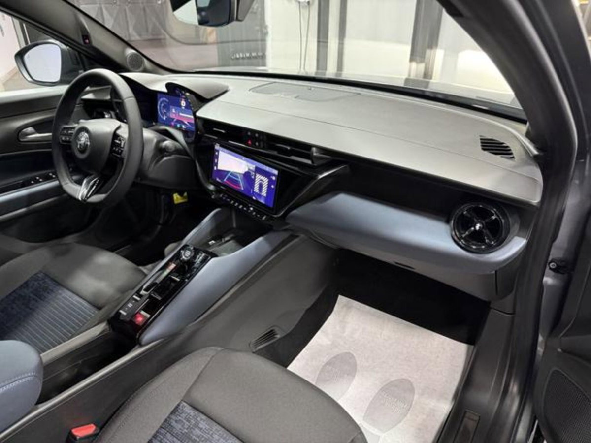 Alfa Romeo Junior 1.2 ibrida Q4 Sprint 145cv edct6 (10)