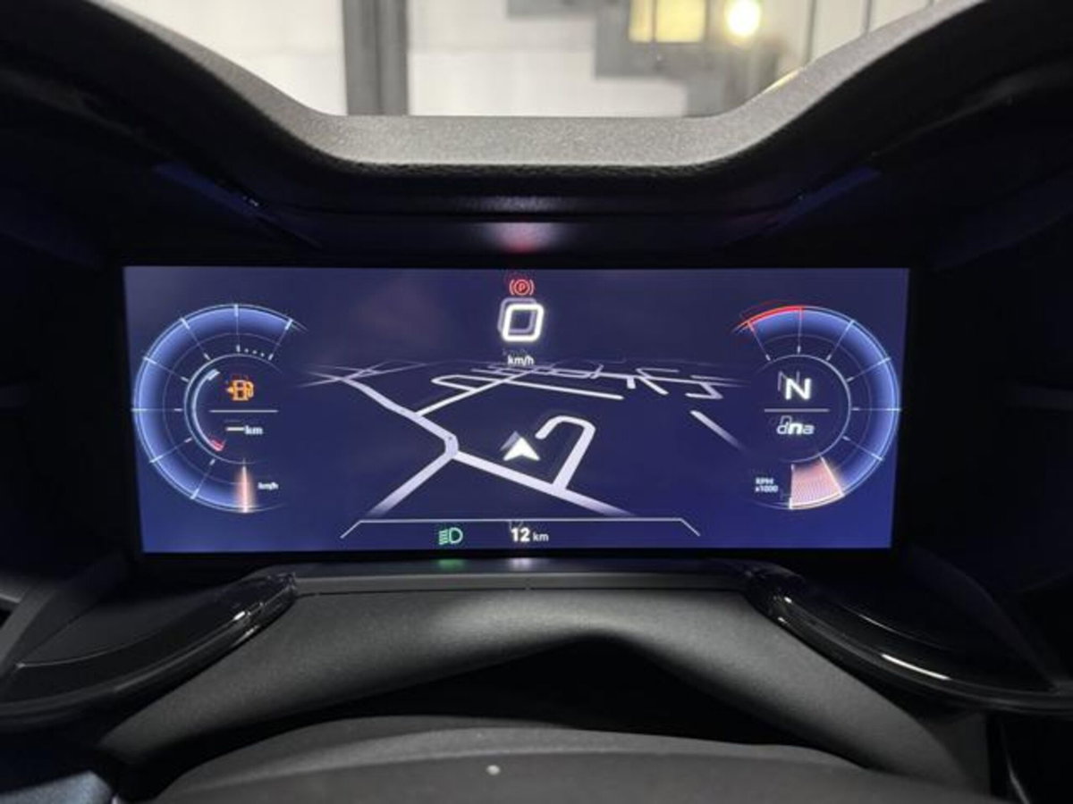Alfa Romeo Junior 1.2 ibrida Q4 Sprint 145cv edct6 (18)
