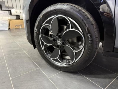 Alfa Romeo Junior 1.2 ibrida Q4 Sprint 145cv edct6 (4)