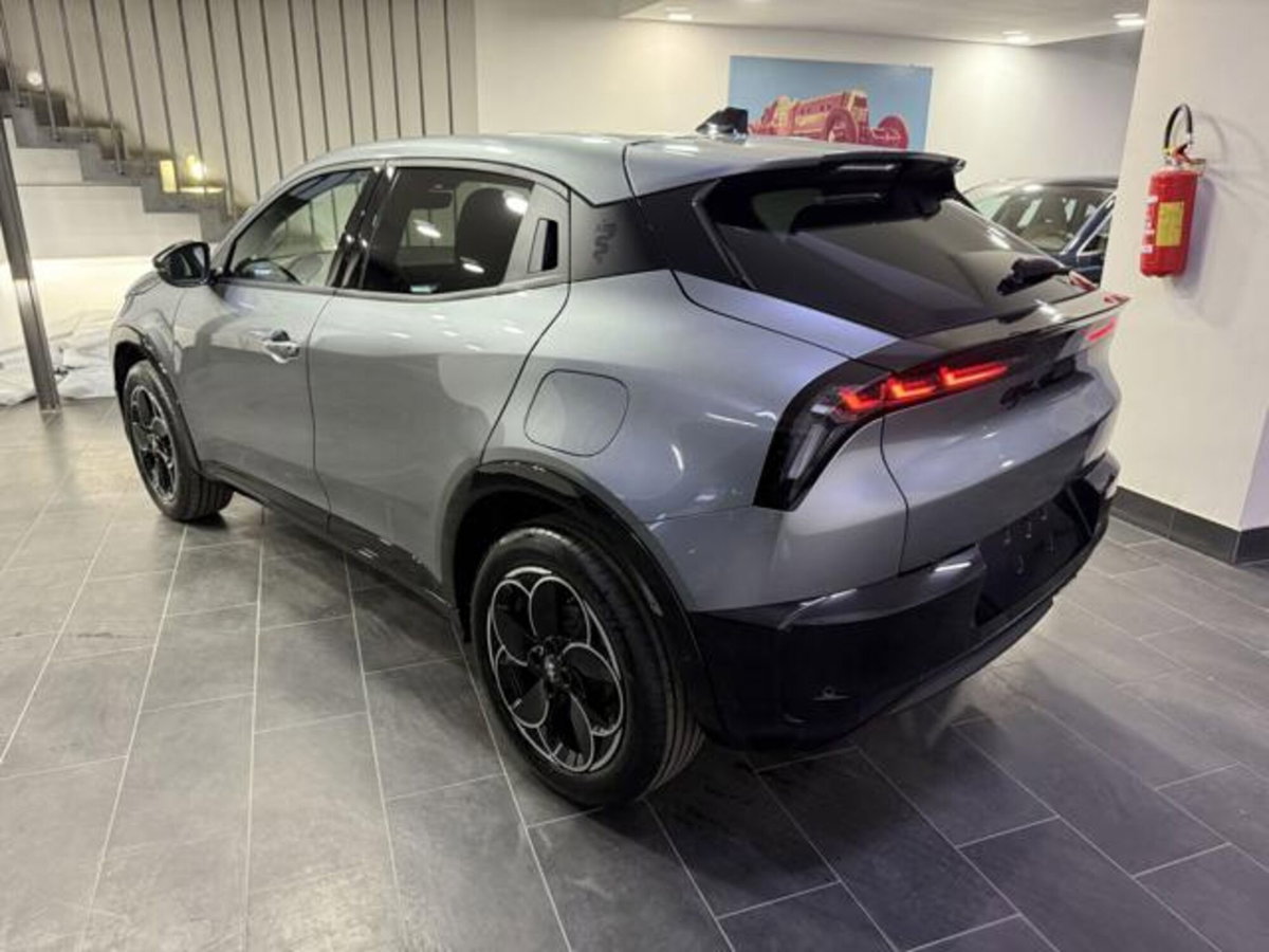 Alfa Romeo Junior 1.2 ibrida Q4 Sprint 145cv edct6 (7)
