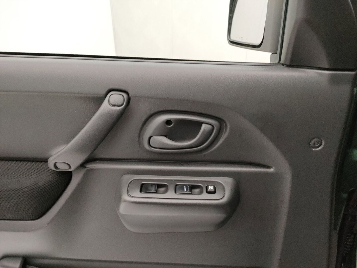 Suzuki Jimny 1.5 DDiS cat 4WD JLX Più (17)