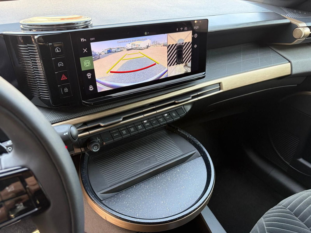 Lancia Ypsilon 54kWh LX 156cv (11)