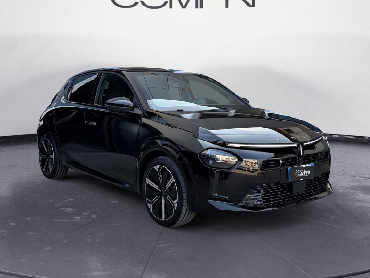 Lancia Ypsilon 54kWh LX 156cv (2)