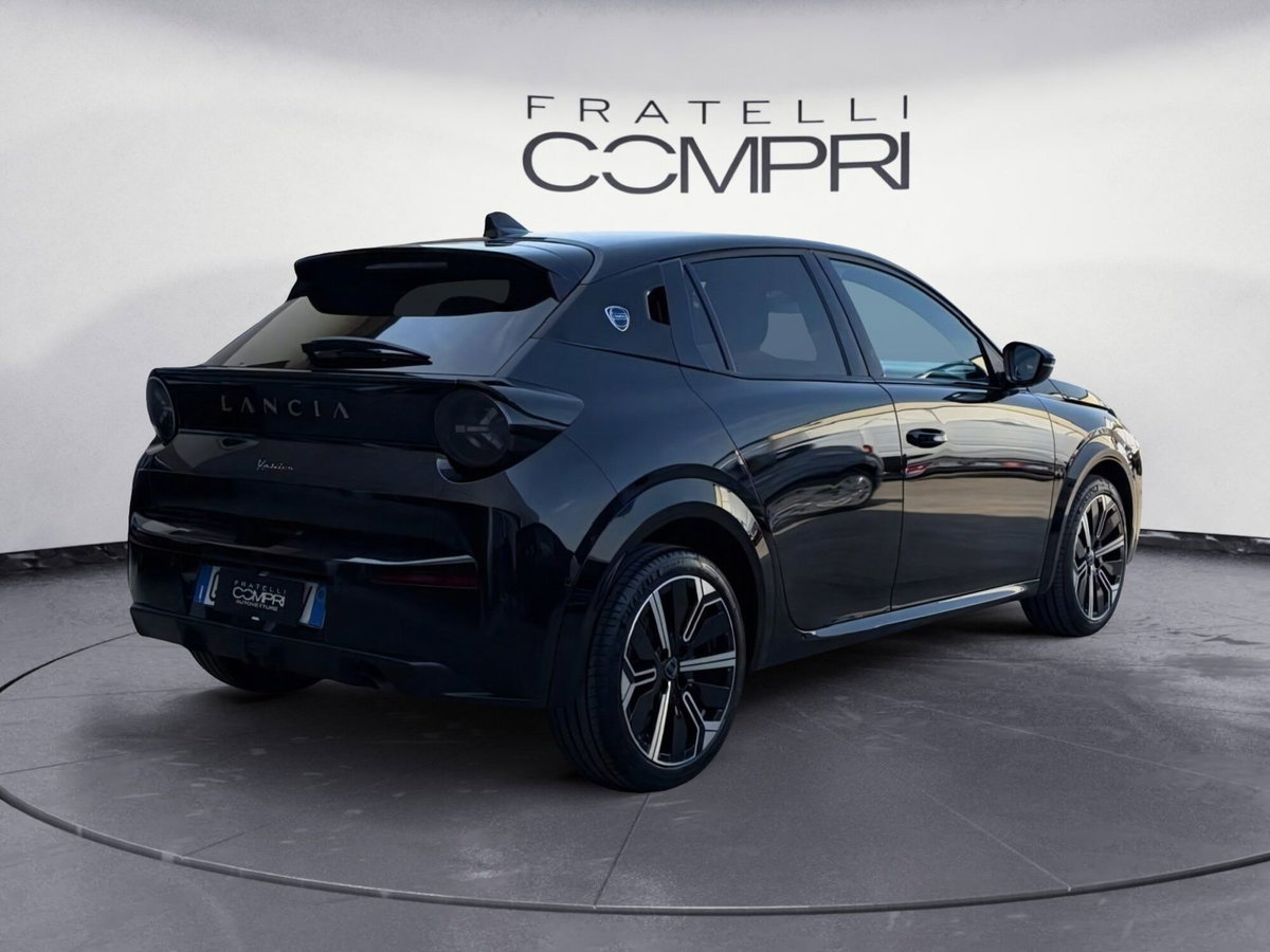Lancia Ypsilon 54kWh LX 156cv (3)