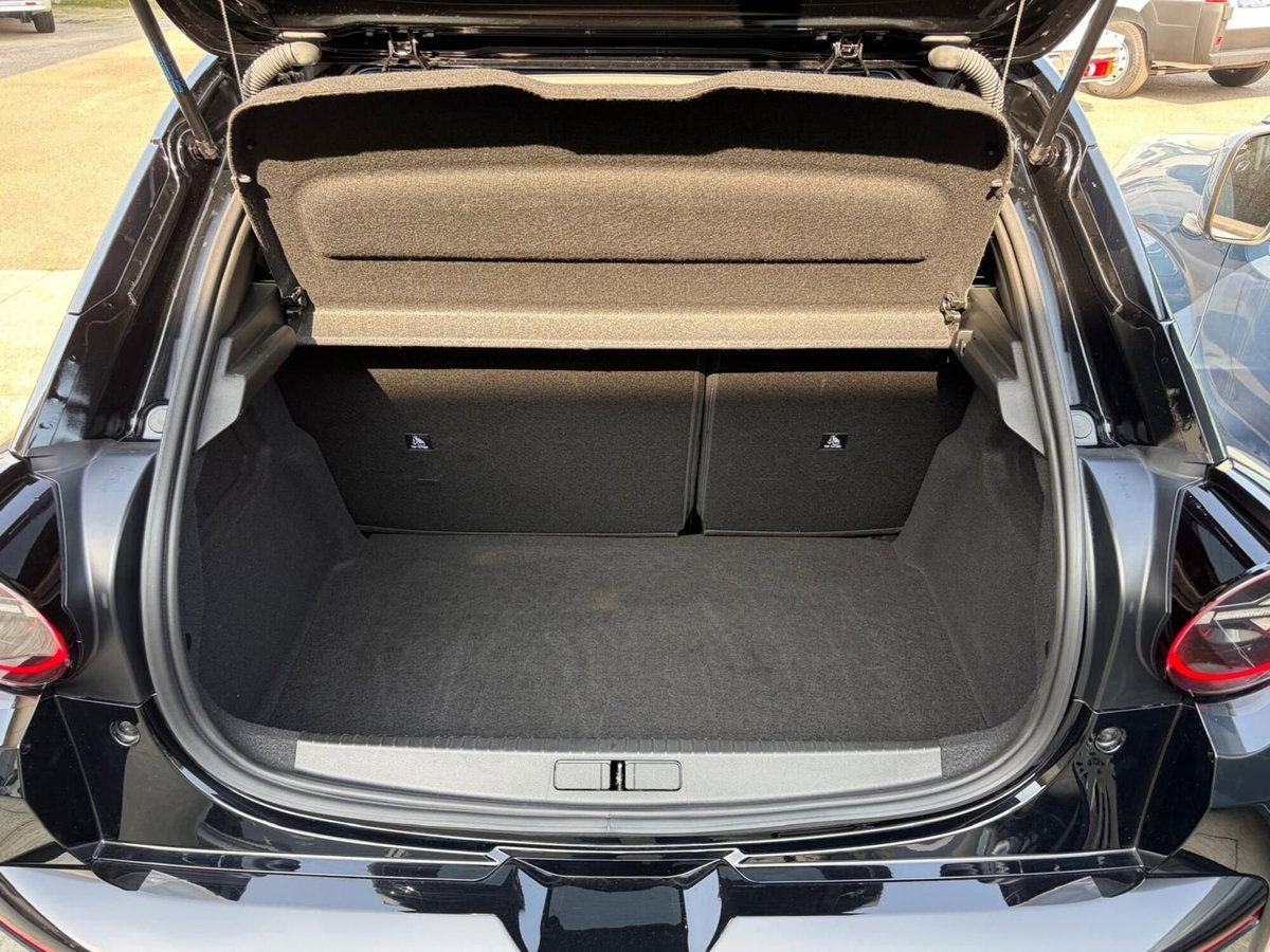 Lancia Ypsilon 54kWh LX 156cv (6)