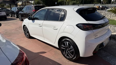 Peugeot 208 PureTech 100 Stop&Start EAT8 5 porte Allure Pack (3)