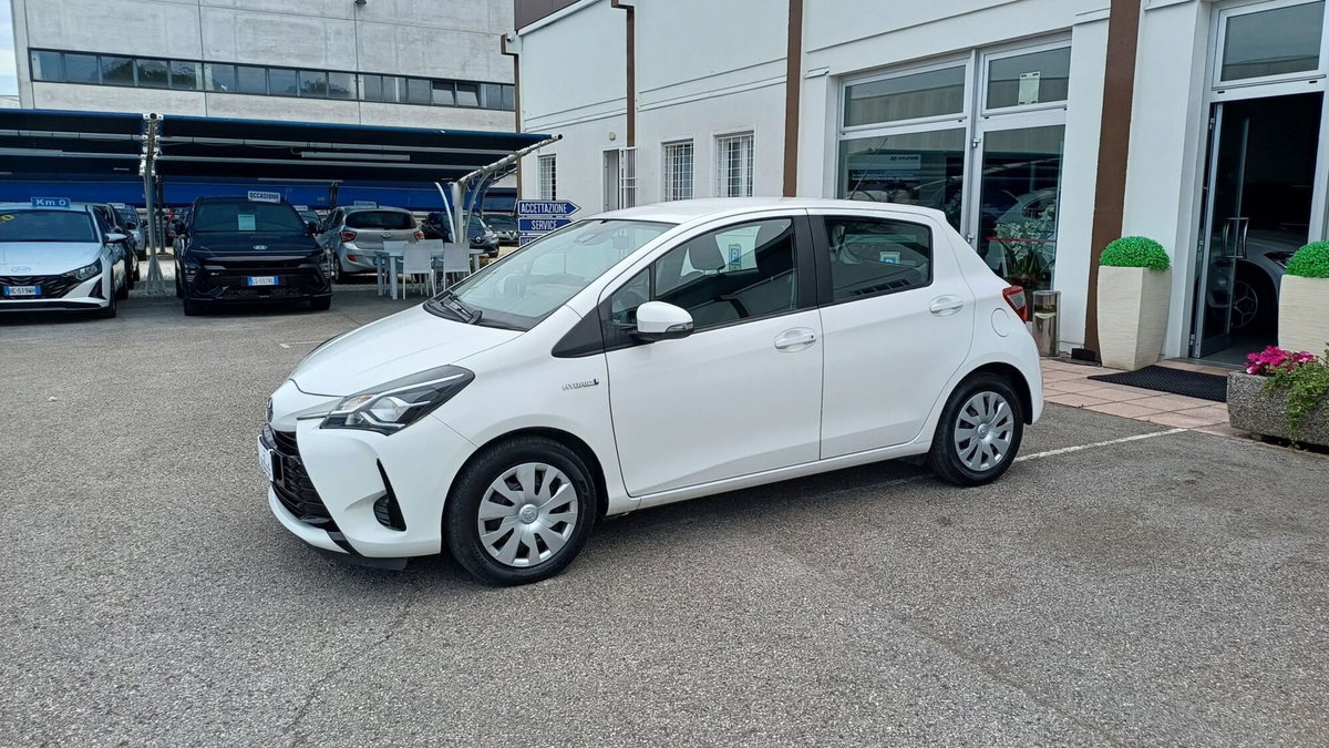 Toyota Yaris 1.5 Hybrid 5 porte Cool