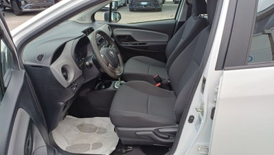 Toyota Yaris 1.5 Hybrid 5 porte Cool (10)