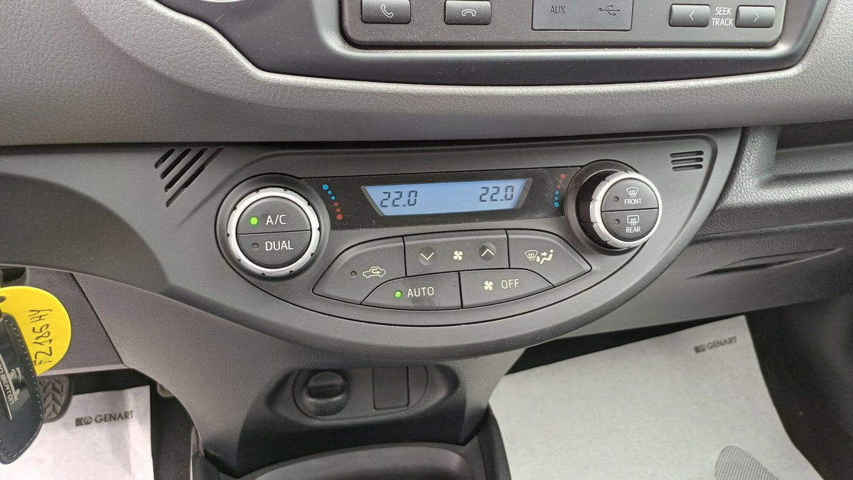 Toyota Yaris 1.5 Hybrid 5 porte Cool (13)