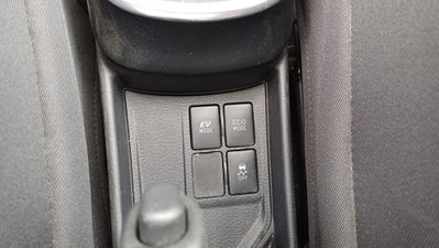 Toyota Yaris 1.5 Hybrid 5 porte Cool (15)