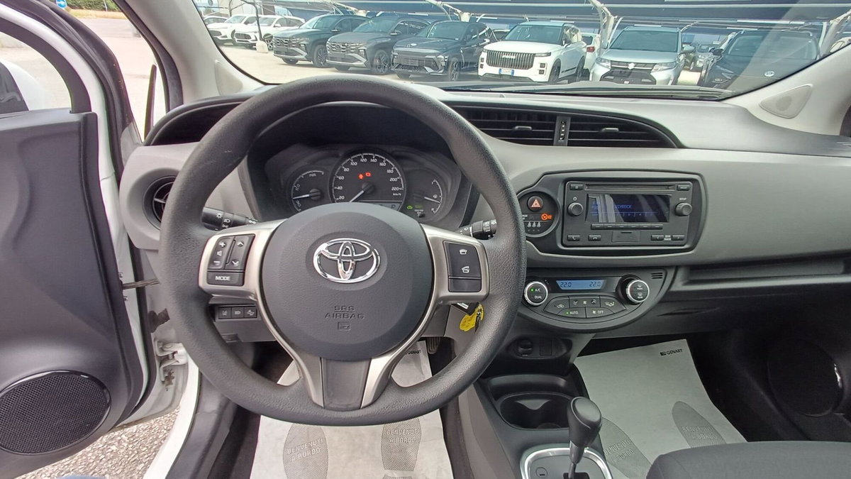 Toyota Yaris 1.5 Hybrid 5 porte Cool (18)