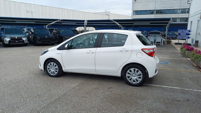 Toyota Yaris 1.5 Hybrid 5 porte Cool (3)