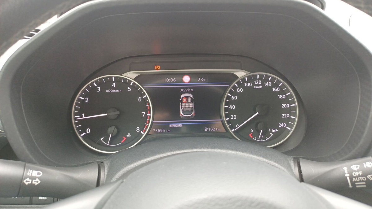 Nissan Juke 1.0 dig-t N-Connecta 114cv (17)