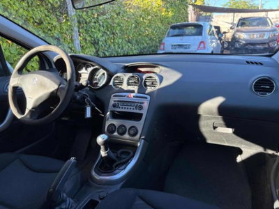 Peugeot 308 SW 1.6 8V HDi 93CV Business (7)