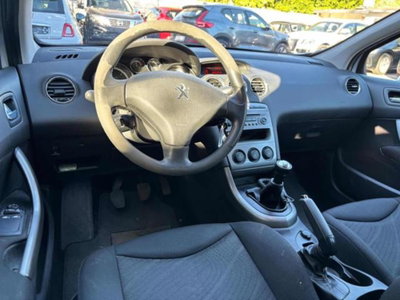 Peugeot 308 SW 1.6 8V HDi 93CV Business (8)