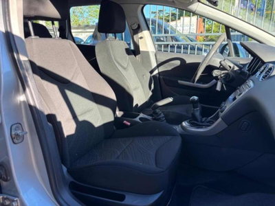 Peugeot 308 SW 1.6 8V HDi 93CV Business (9)