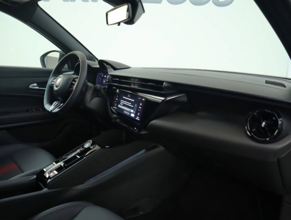 Alfa Romeo Junior elettrica Speciale 156cv (12)