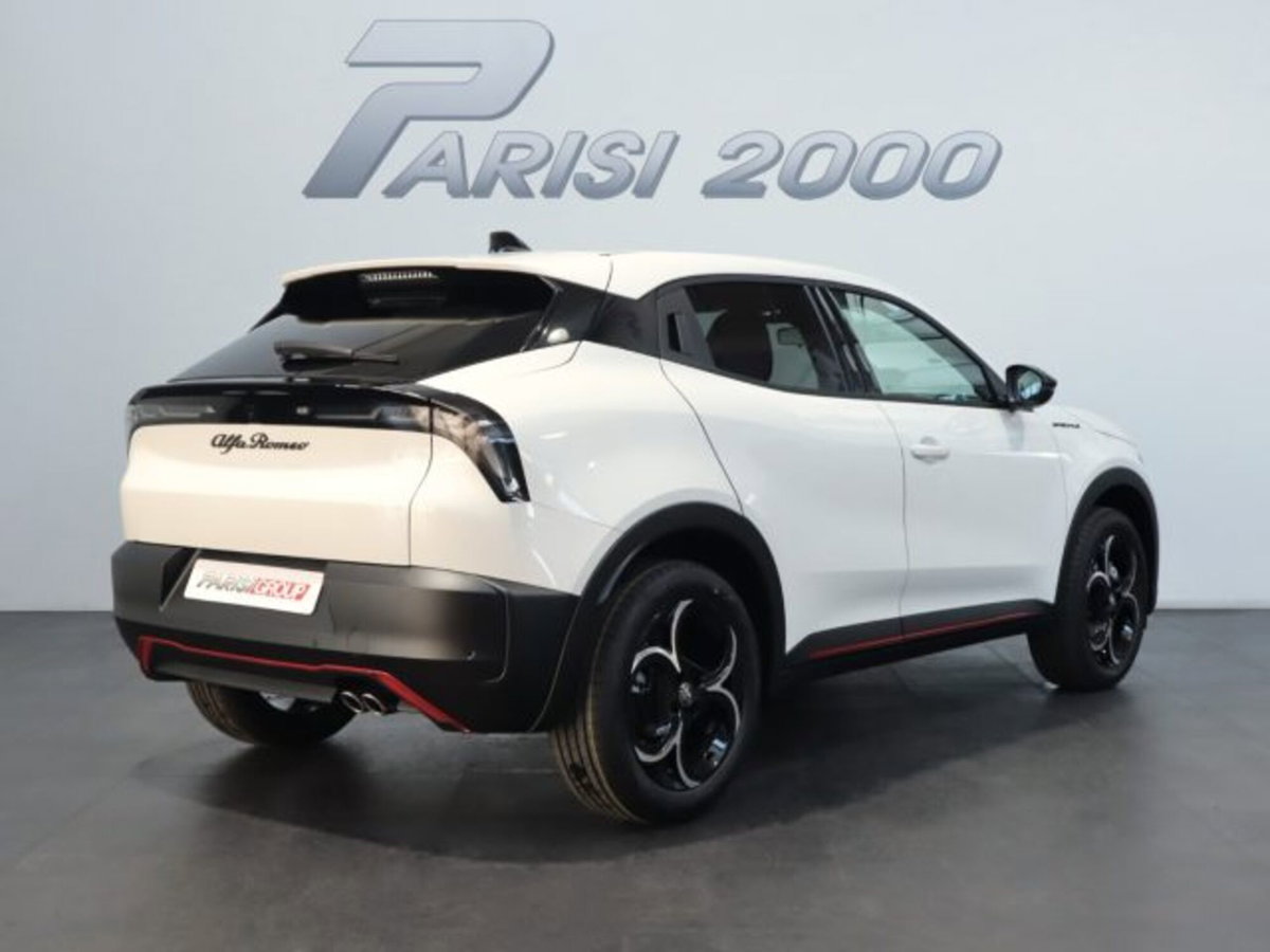 Alfa Romeo Junior elettrica Speciale 156cv (3)