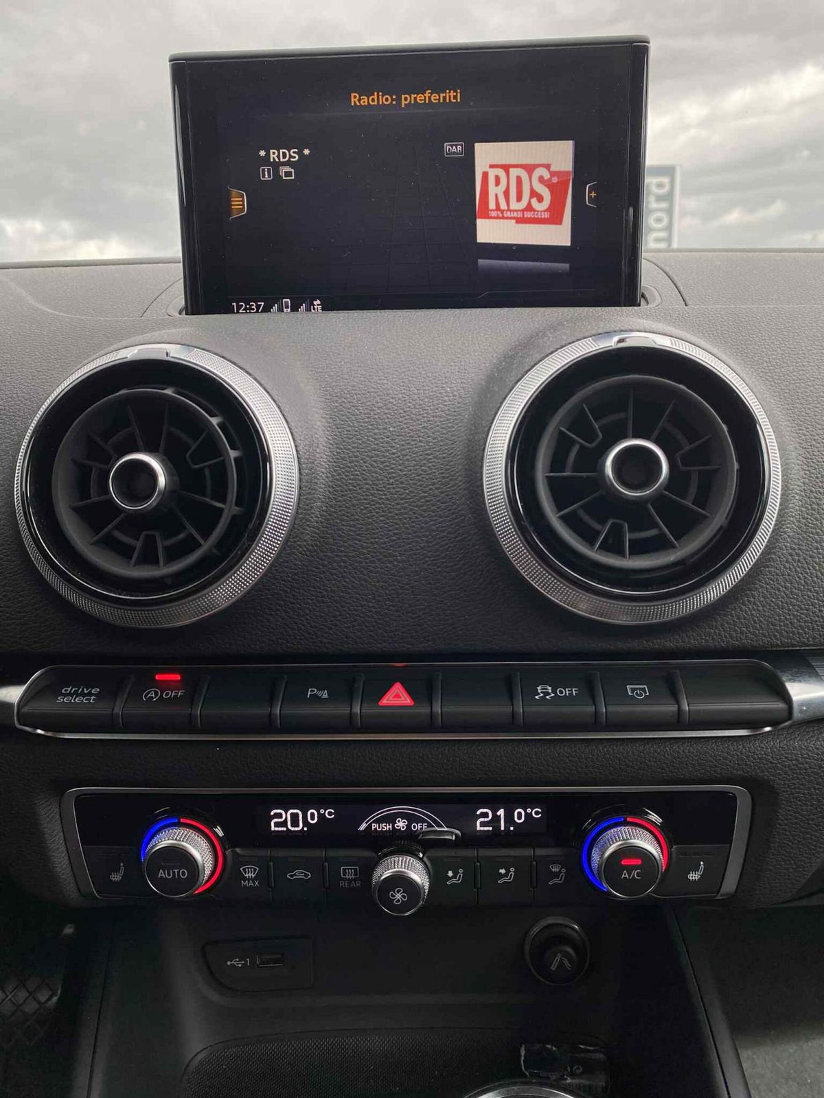 Audi A3 Sedan 35 TDI S tronic Sport (11)