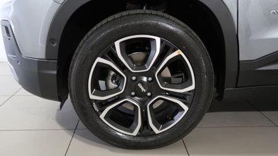 Jeep Avenger 1.2 turbo e-hybrid mhev Summit fwd 110cv edct6 (16)