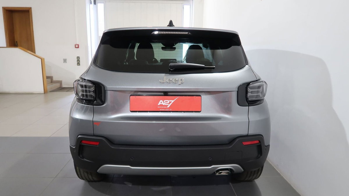 Jeep Avenger 1.2 turbo e-hybrid mhev Summit fwd 110cv edct6 (9)
