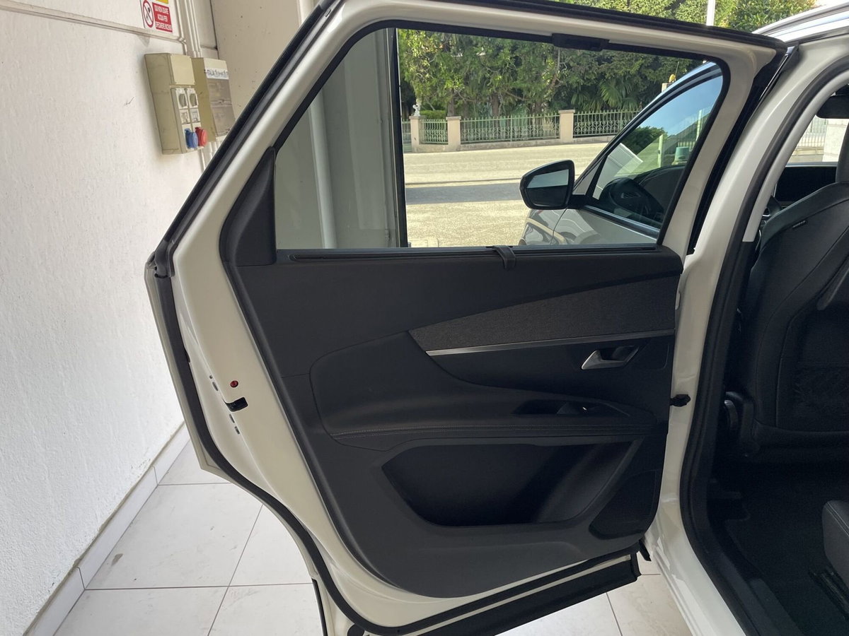 Peugeot 5008 BlueHDi 130 S&S EAT8 Allure (12)