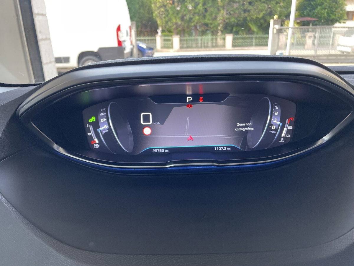 Peugeot 5008 BlueHDi 130 S&S EAT8 Allure (14)