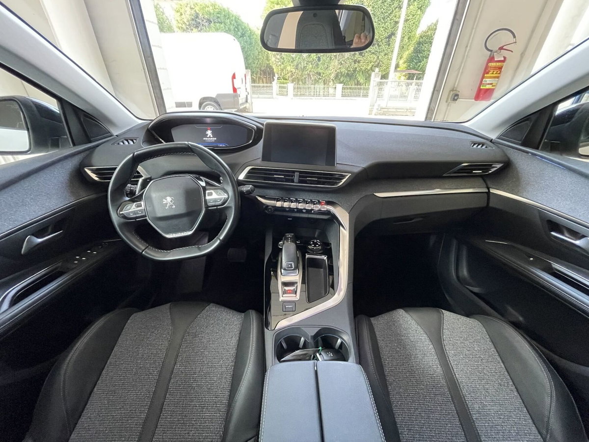 Peugeot 5008 BlueHDi 130 S&S EAT8 Allure (16)