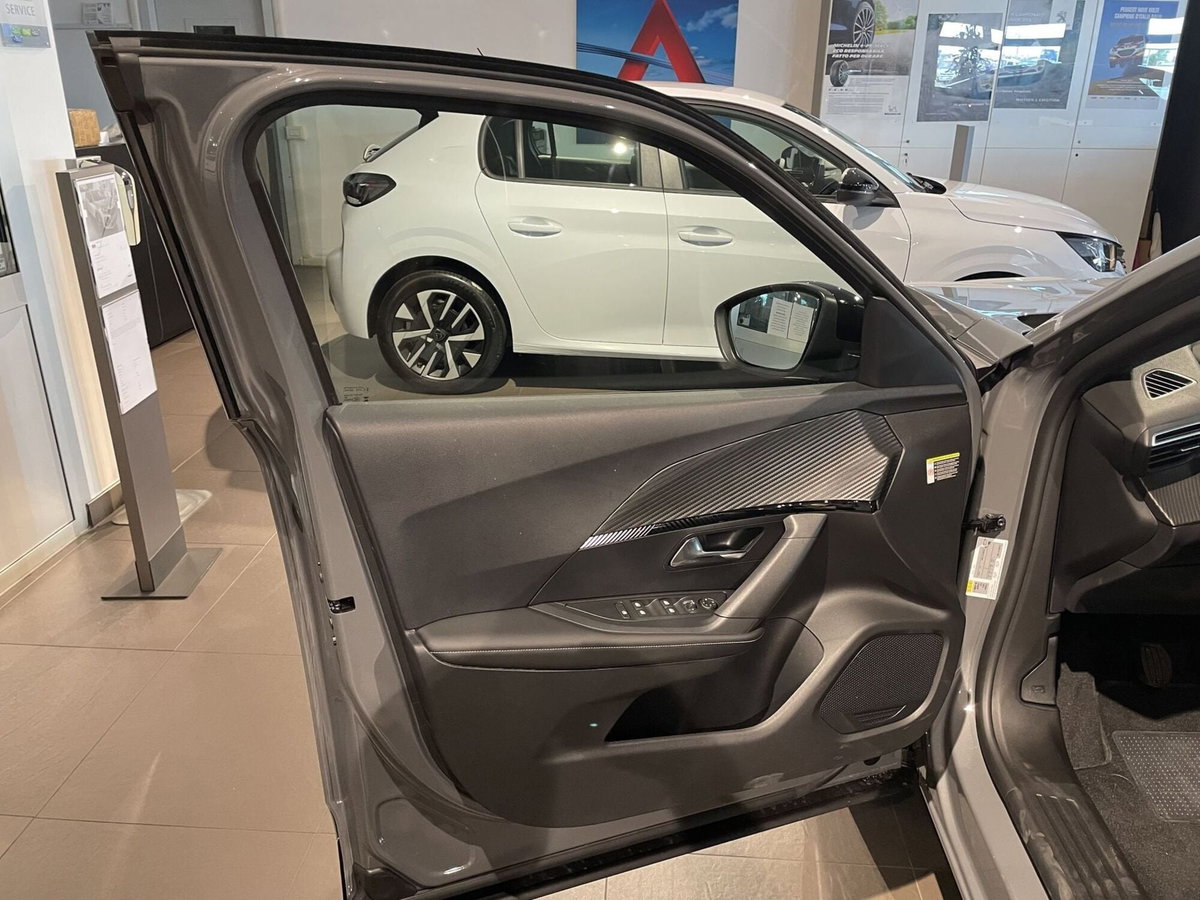 Peugeot 2008 1.2 turbo Allure 100cv (7)