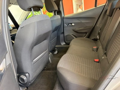 Peugeot 2008 1.2 puretech Active s&s 100cv (9)