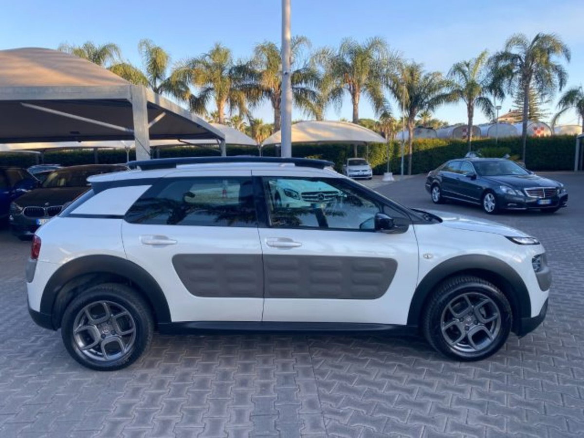 Citroen C4 Cactus PureTech 82 Shine (18)