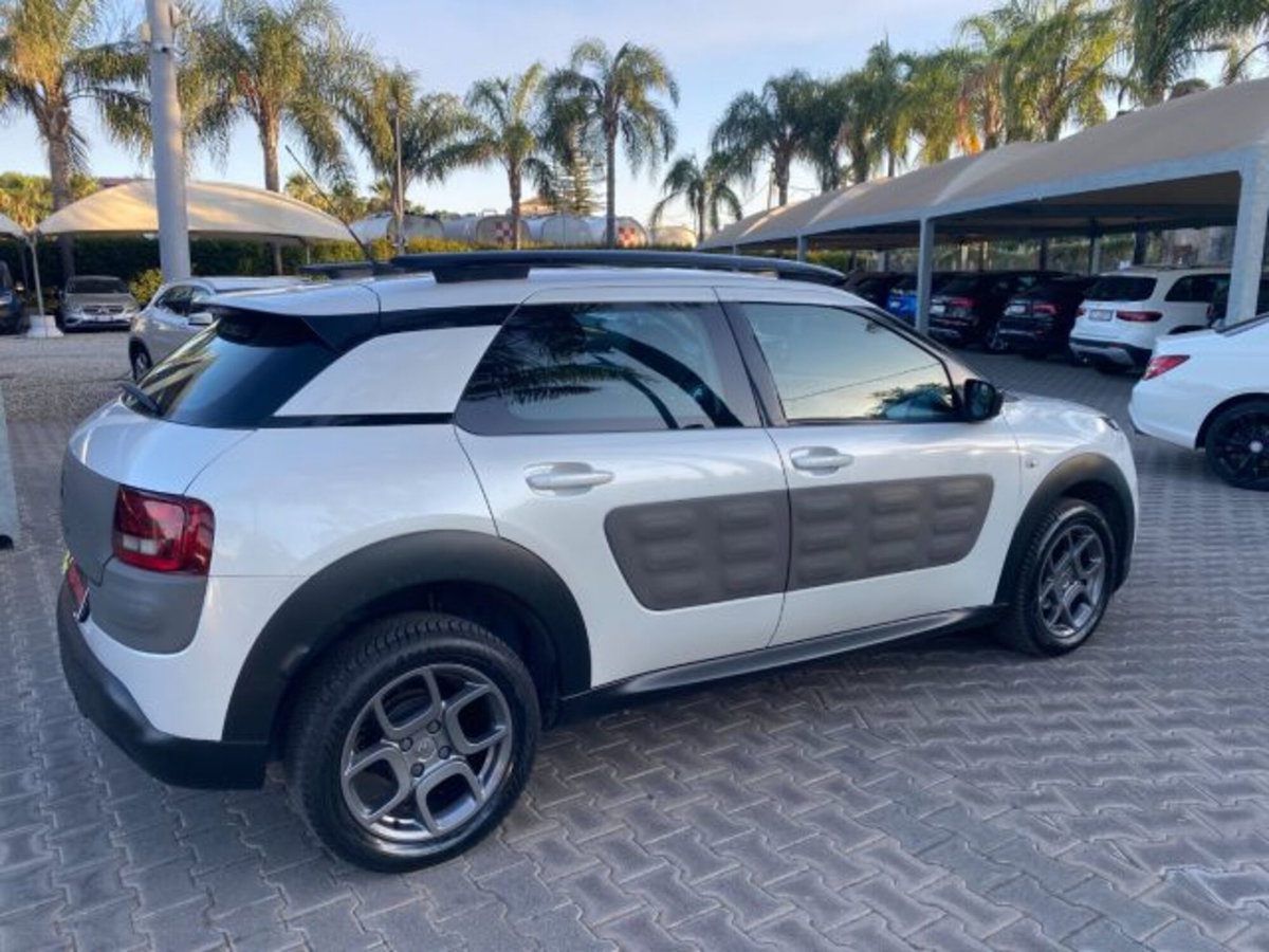 Citroen C4 Cactus PureTech 82 Shine (4)