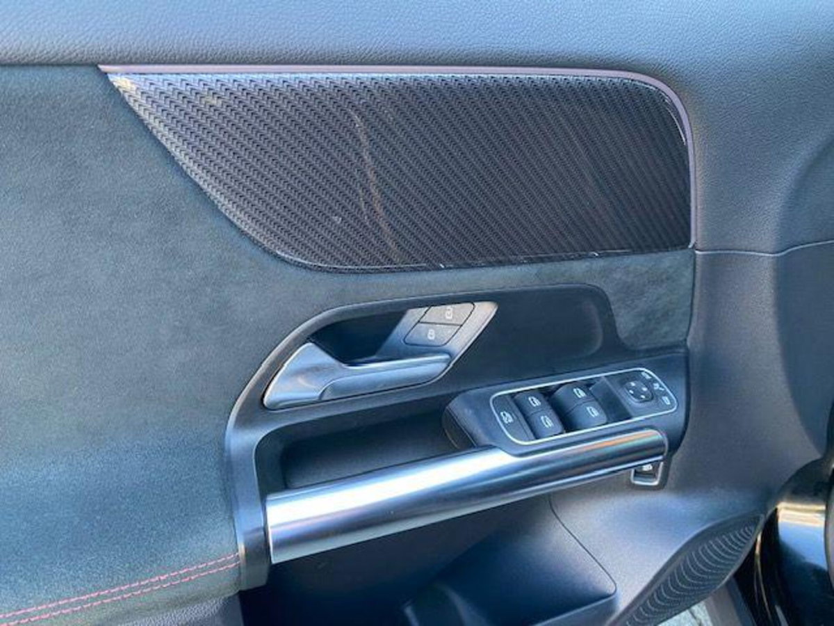 Mercedes-Benz GLA SUV 200 d Automatic Premium (11)