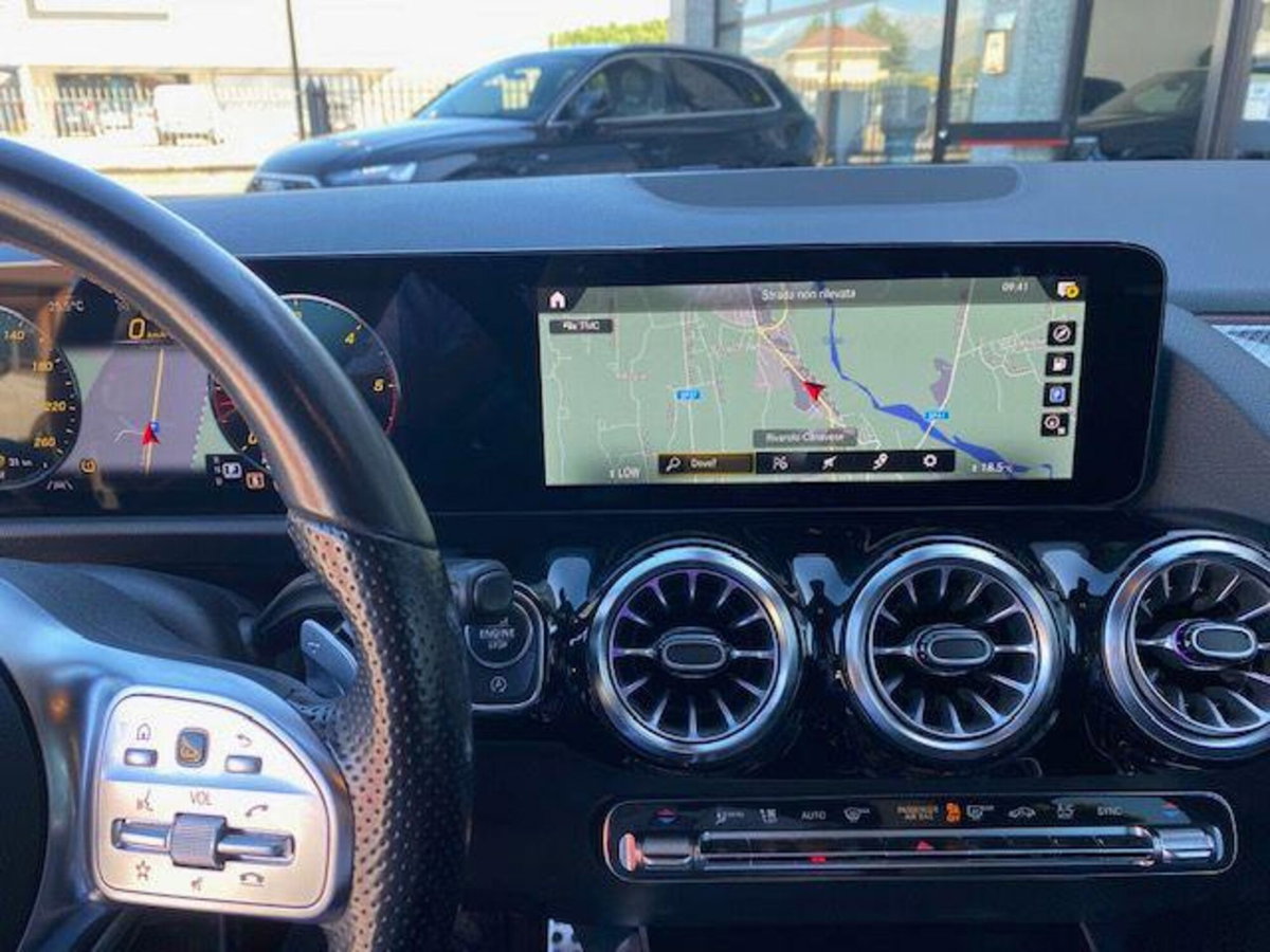 Mercedes-Benz GLA SUV 200 d Automatic Premium (17)