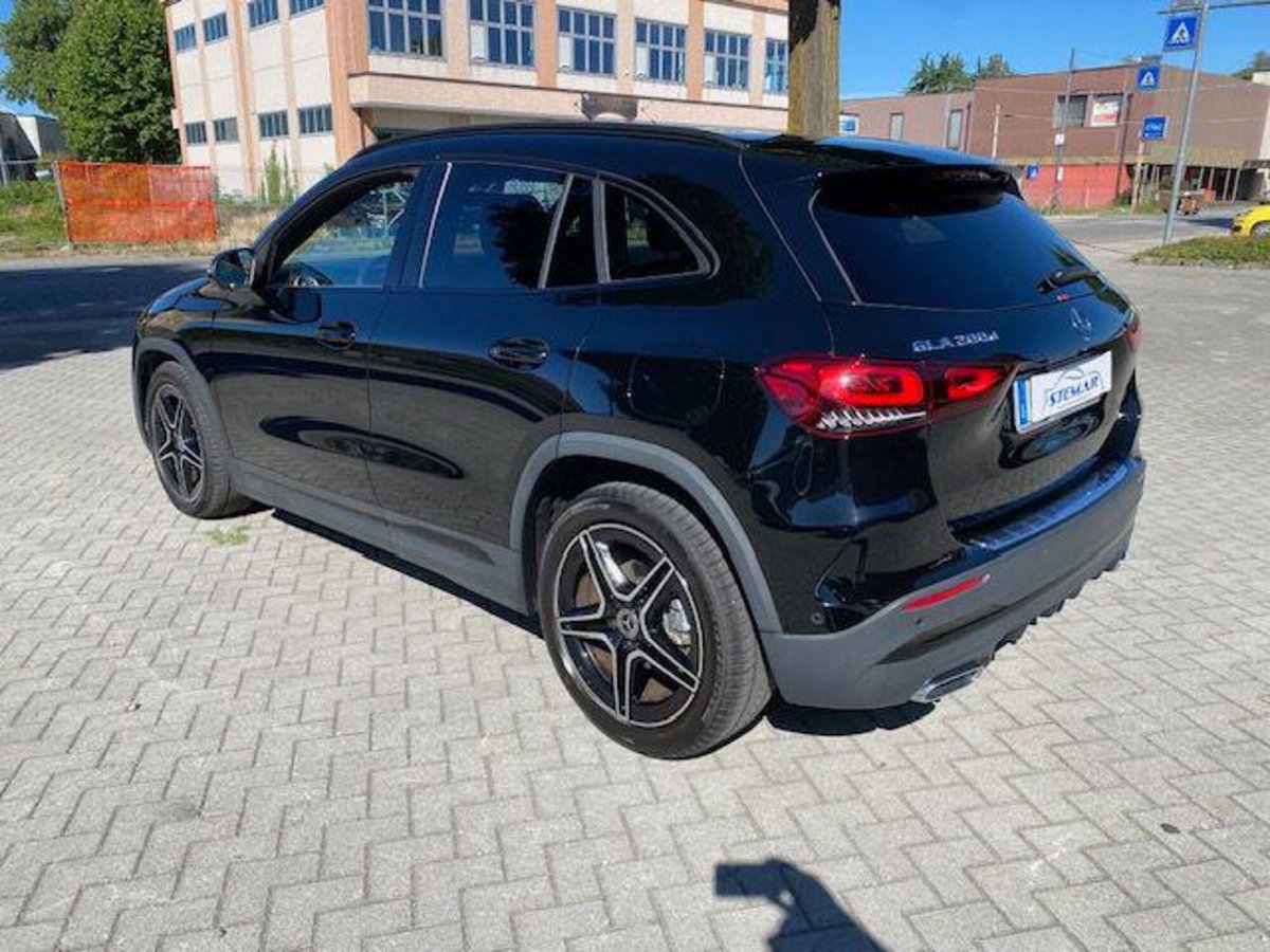 Mercedes-Benz GLA SUV 200 d Automatic Premium (3)
