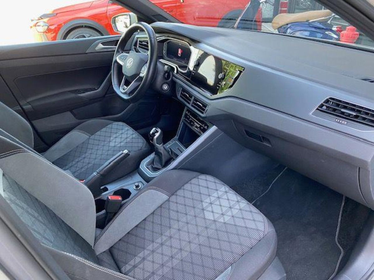 Volkswagen Polo 1.0 tsi R-Line 95cv (12)