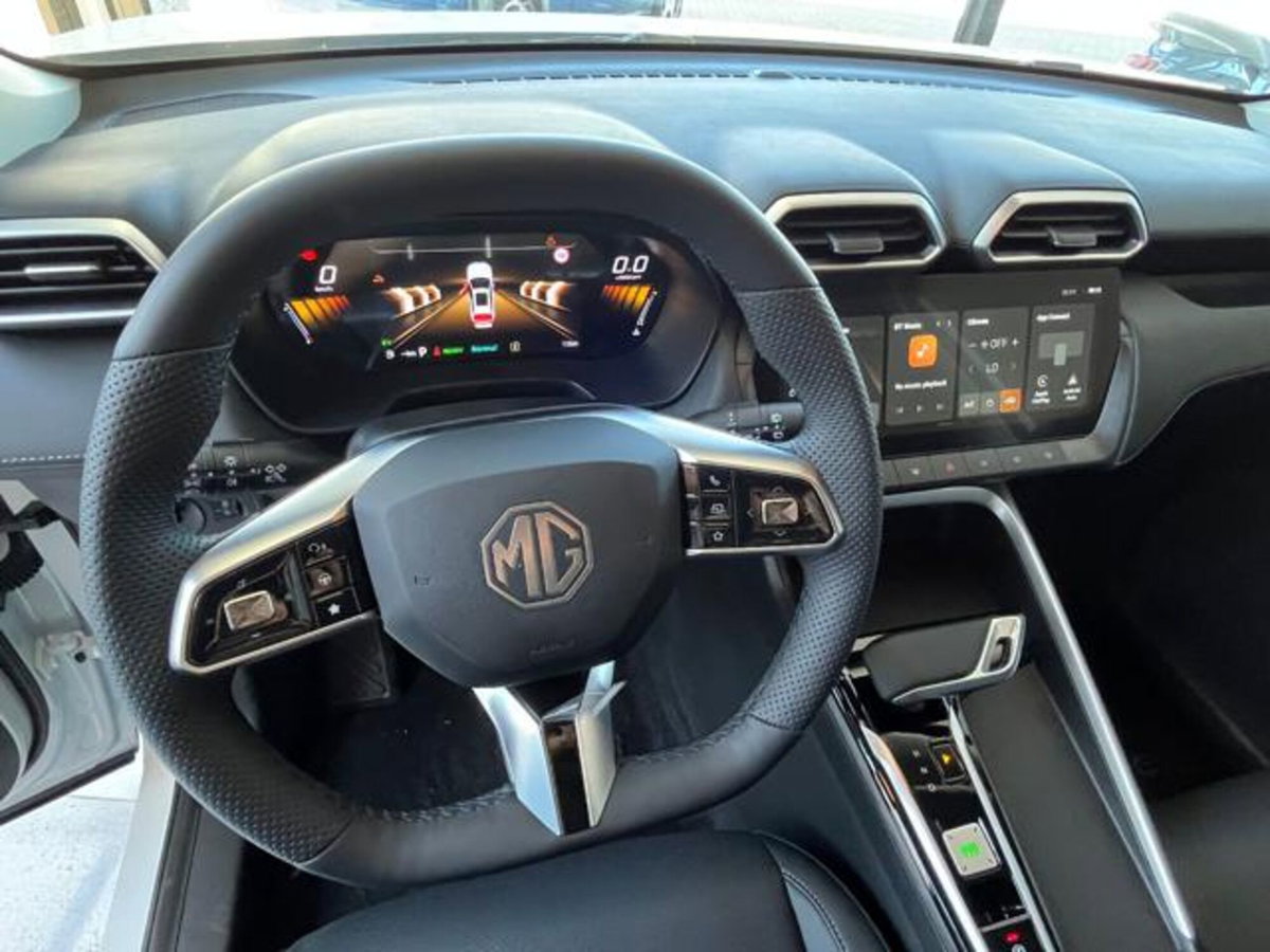 Mg ZS ZS 1.5 Luxury (11)