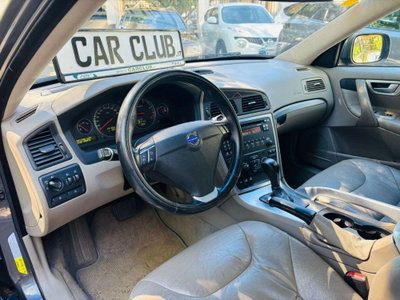 Volvo V70 2.4 D5 AWD Momentum (14)