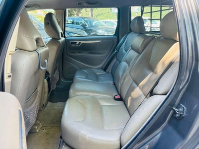 Volvo V70 2.4 D5 AWD Momentum (16)