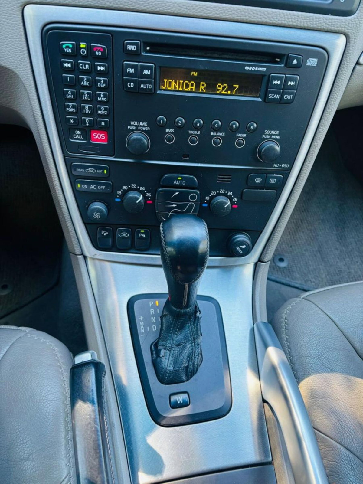 Volvo V70 2.4 D5 AWD Momentum (18)