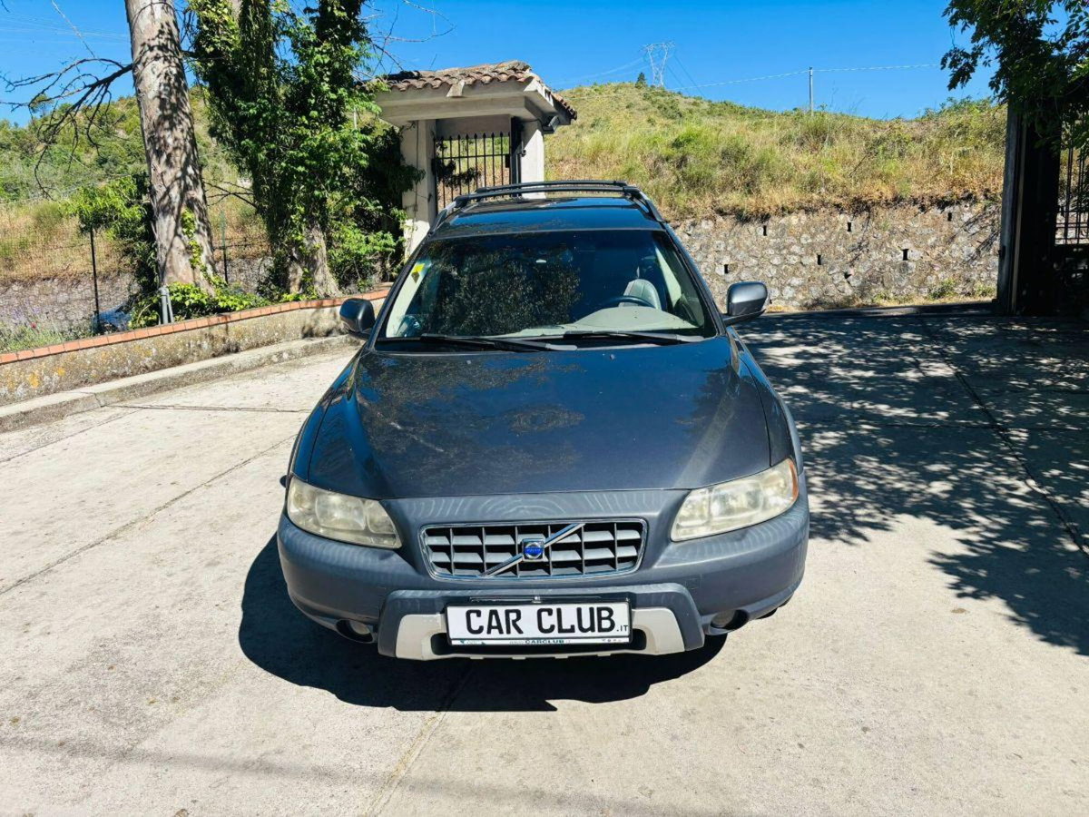 Volvo V70 2.4 D5 AWD Momentum (2)