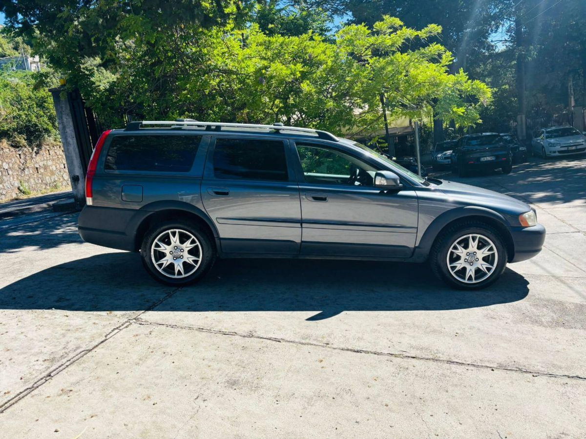 Volvo V70 2.4 D5 AWD Momentum (4)