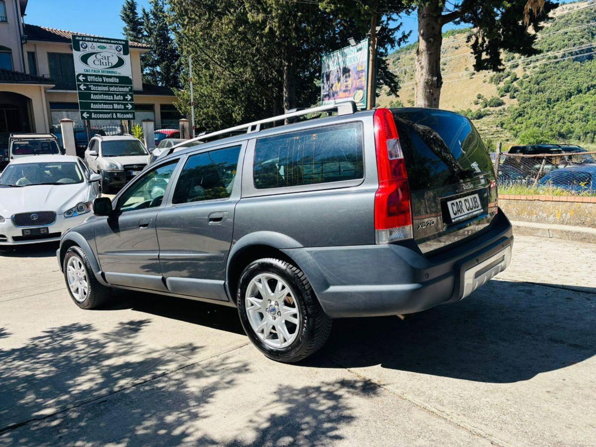 Volvo V70 2.4 D5 AWD Momentum (7)