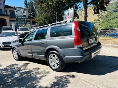 Volvo V70 2.4 D5 AWD Momentum (7)